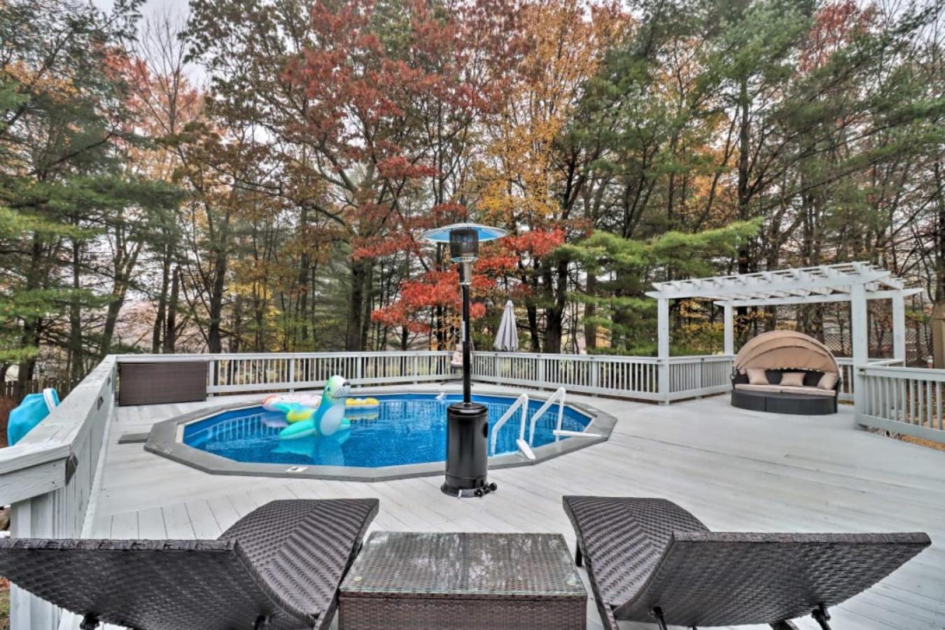 Oasis Hot Tub Pool Game Room Saylorsburg Exterior foto