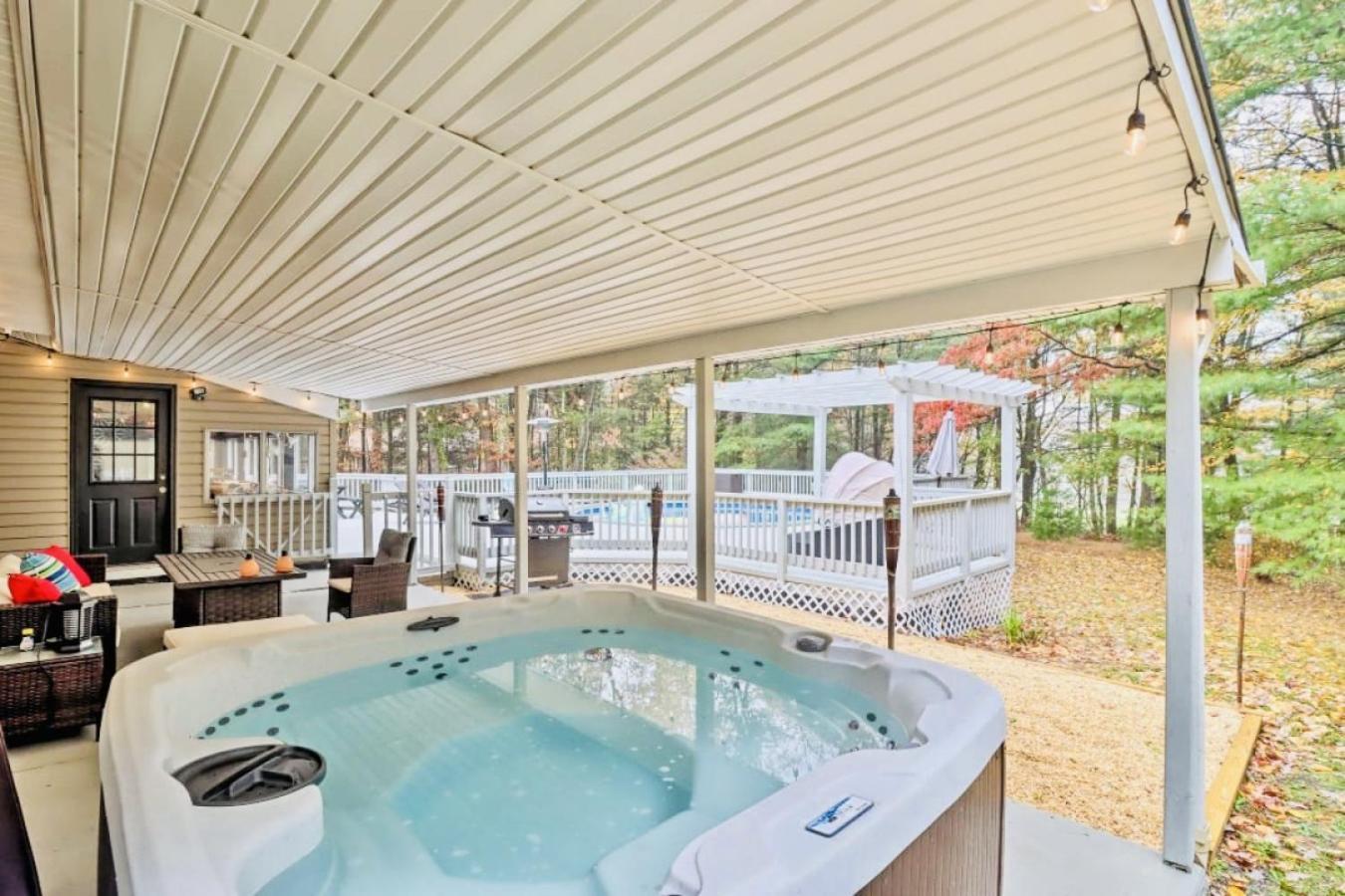 Oasis Hot Tub Pool Game Room Saylorsburg Exterior foto